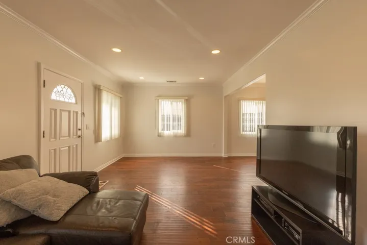 1111 E Elk Avenue, Glendale, California 91205