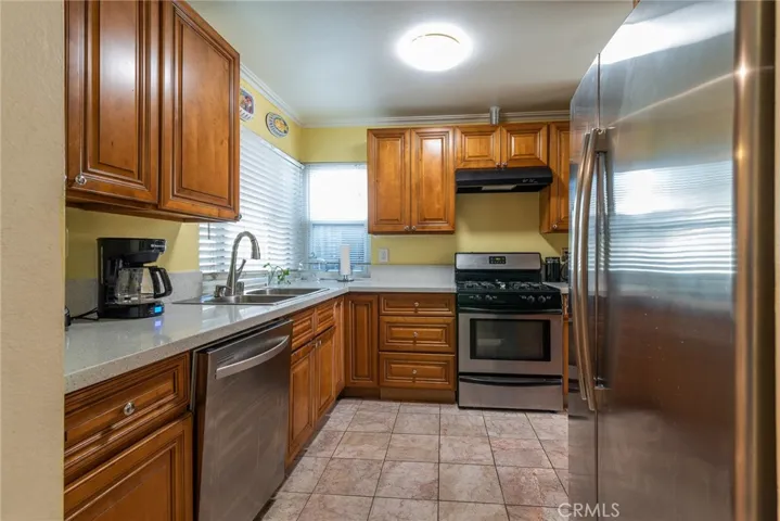 321 Red Cedar Place, Perris, California 92570