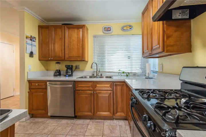 321 Red Cedar Place, Perris, California 92570