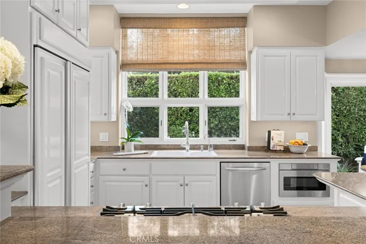 524 Redlands Avenue, Newport Beach, California 92663