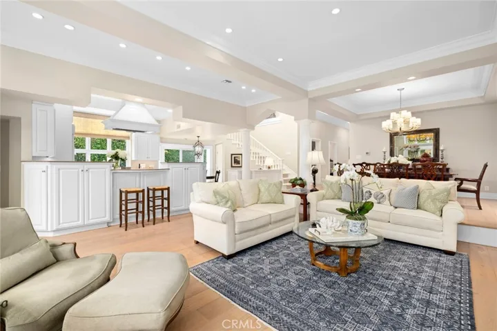 524 Redlands Avenue, Newport Beach, California 92663