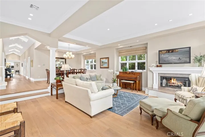 524 Redlands Avenue, Newport Beach, California 92663