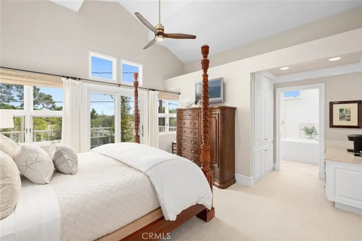 524 Redlands Avenue, Newport Beach, California 92663