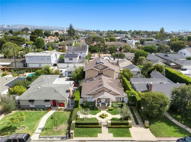 524 Redlands Avenue, Newport Beach, California 92663