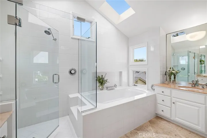 524 Redlands Avenue, Newport Beach, California 92663
