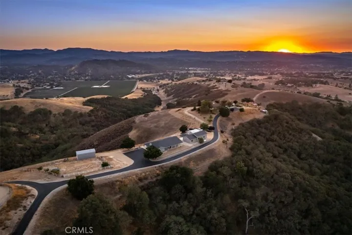 3030 Road Runner Lane, Templeton, California 93465