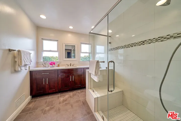 842 S 3rd Avenue, Los Angeles, California 90005