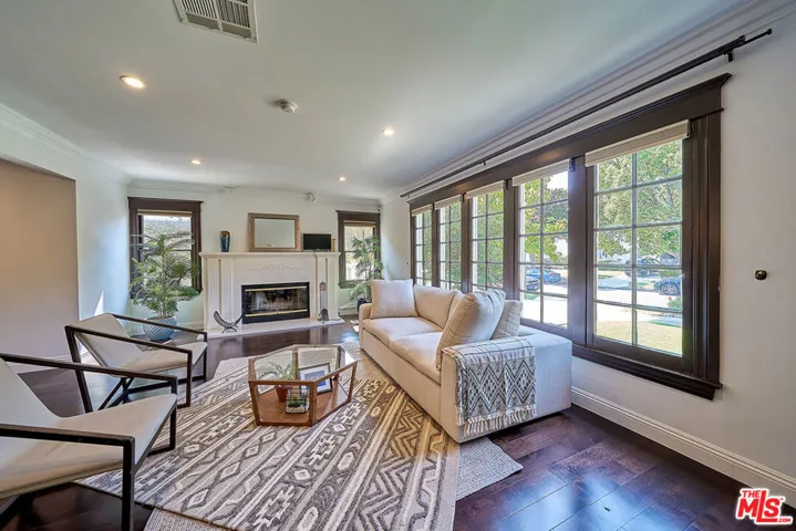 842 S 3rd Avenue, Los Angeles, California 90005