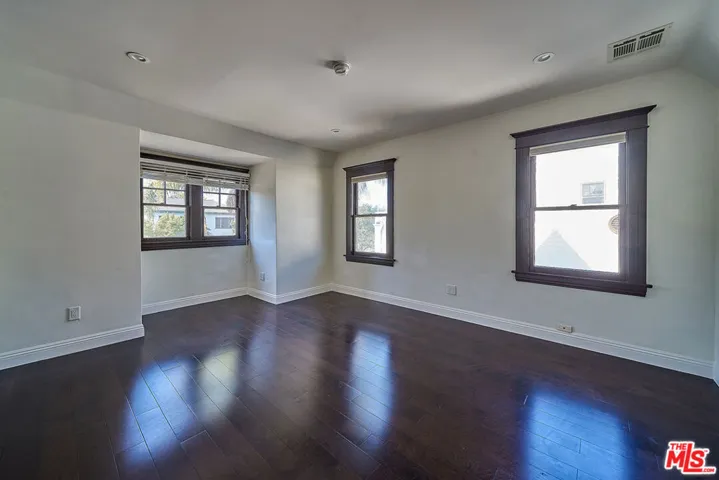 842 S 3rd Avenue, Los Angeles, California 90005