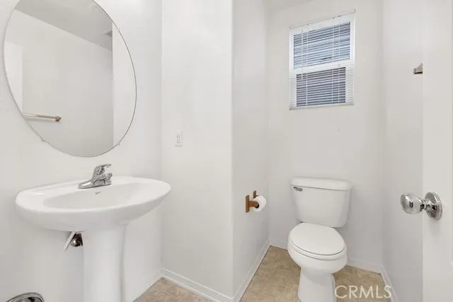 9050 Fremont Court, Oak Hills, California 92344