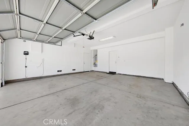 9050 Fremont Court, Oak Hills, California 92344