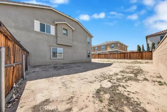 9050 Fremont Court, Oak Hills, California 92344