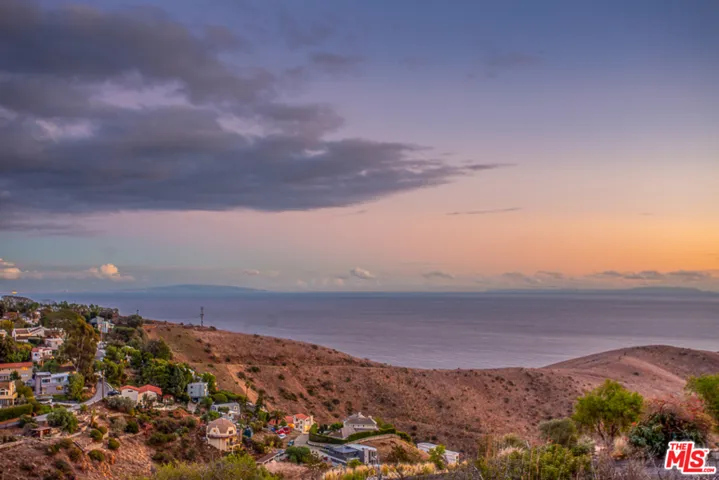 2915 Searidge Street, Malibu, California 90265