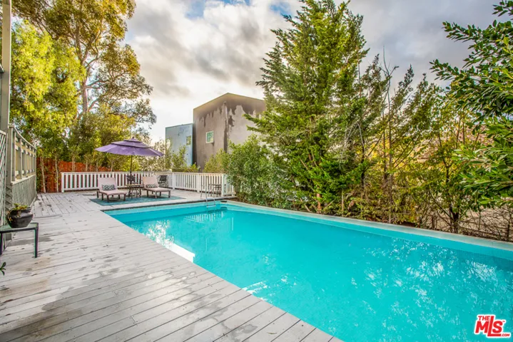 2915 Searidge Street, Malibu, California 90265
