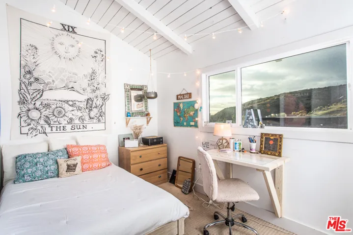 Guest Room 2