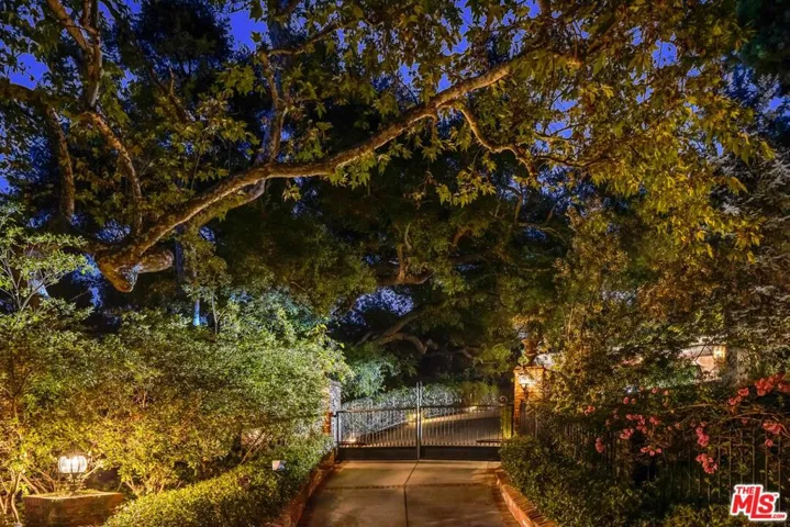 3240 Fryman Road, Studio City, California 91604