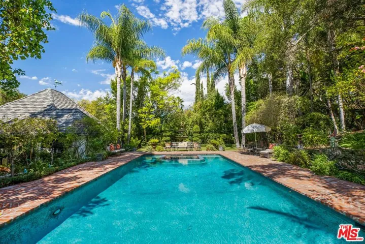 3240 Fryman Road, Studio City, California 91604