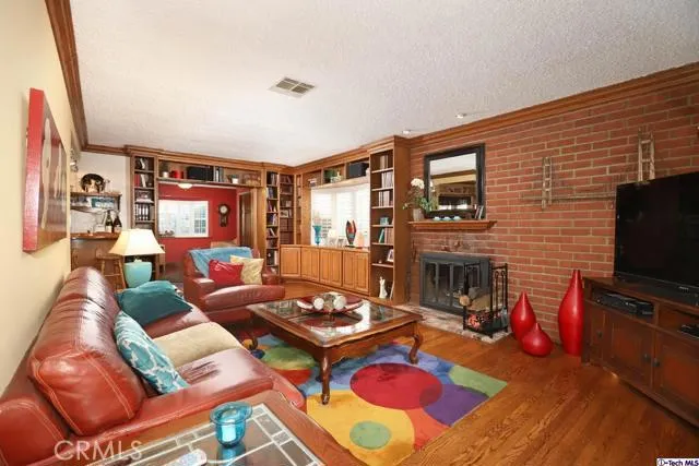 1252 Irving Avenue, Glendale, California 91201