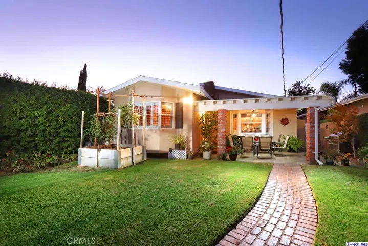 1252 Irving Avenue, Glendale, California 91201