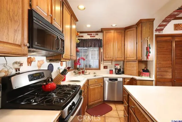 1252 Irving Avenue, Glendale, California 91201