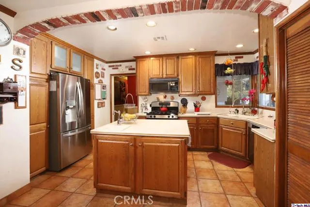 1252 Irving Avenue, Glendale, California 91201