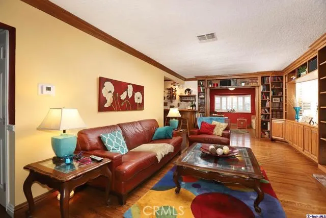 1252 Irving Avenue, Glendale, California 91201