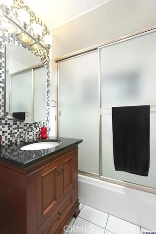 1252 Irving Avenue, Glendale, California 91201
