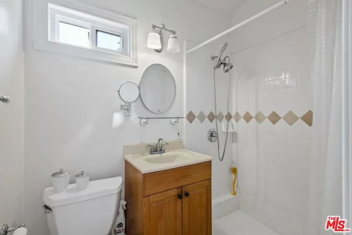 5842 Costello Avenue, Van Nuys, California 91401