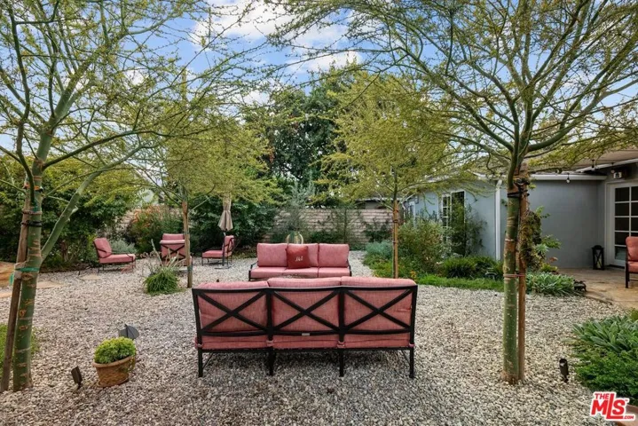 5842 Costello Avenue, Van Nuys, California 91401