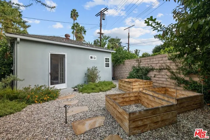 5842 Costello Avenue, Van Nuys, California 91401