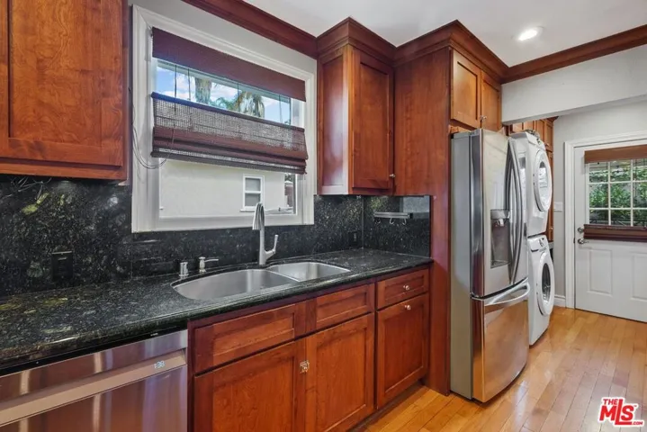 5842 Costello Avenue, Van Nuys, California 91401