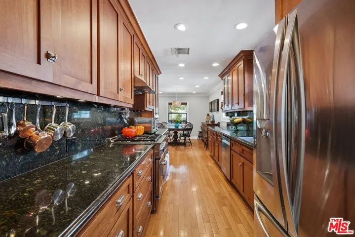 5842 Costello Avenue, Van Nuys, California 91401