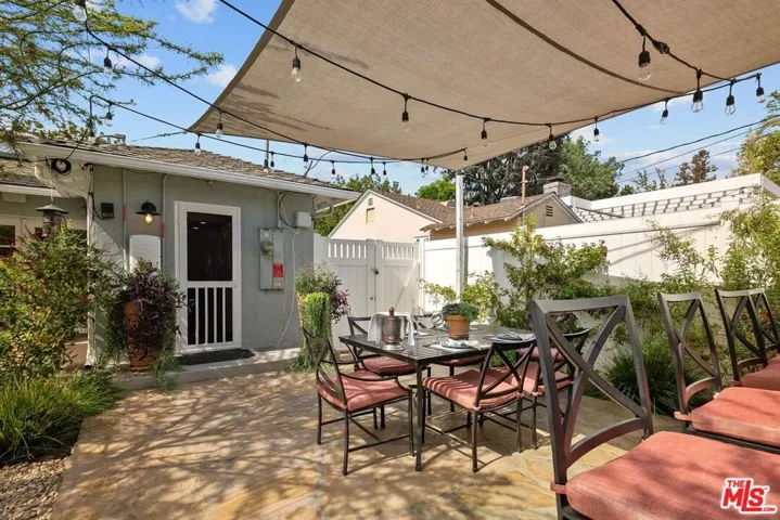 5842 Costello Avenue, Van Nuys, California 91401