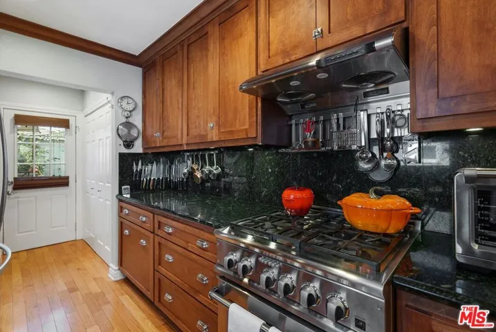 5842 Costello Avenue, Van Nuys, California 91401