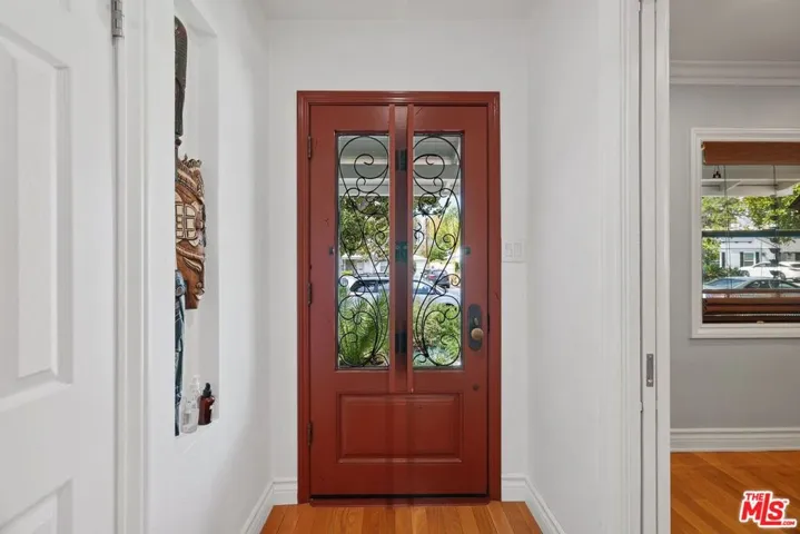 5842 Costello Avenue, Van Nuys, California 91401