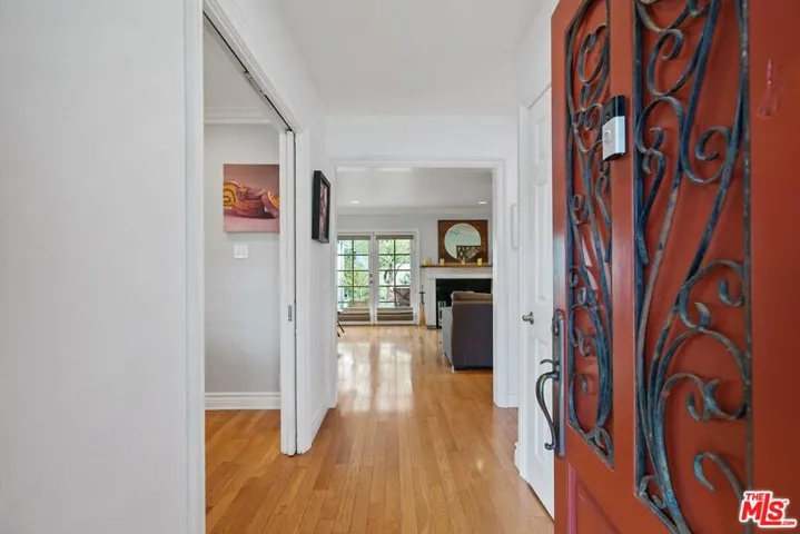 5842 Costello Avenue, Van Nuys, California 91401
