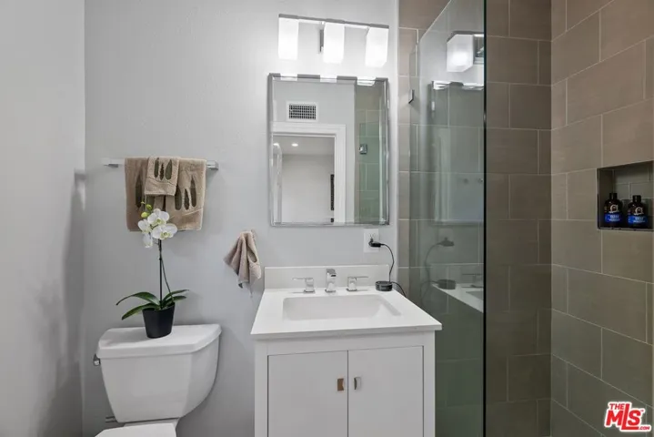 5842 Costello Avenue, Van Nuys, California 91401