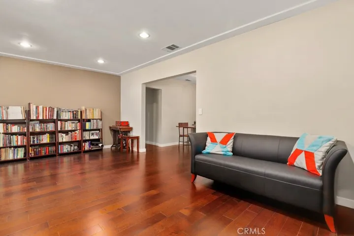 409 Sonora Avenue, Glendale, California 91201