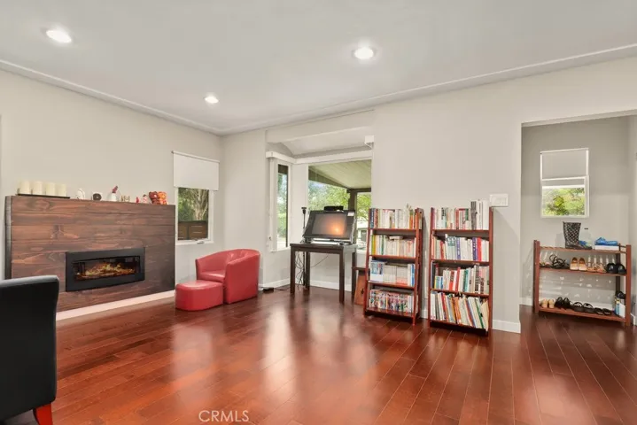 409 Sonora Avenue, Glendale, California 91201