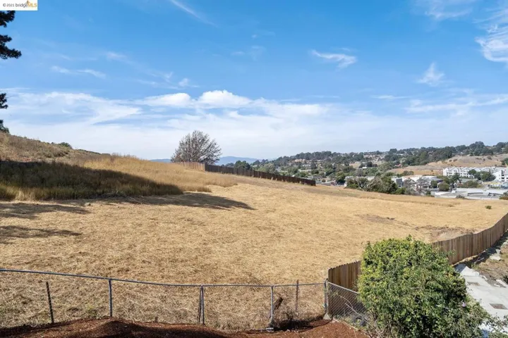 4060 Hillcrest Rd, El Sobrante, California 94803