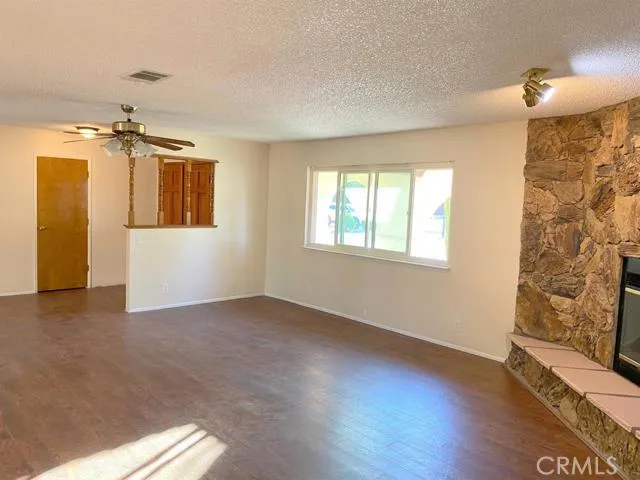 12623 Morning Star Road, Apple Valley, California 92308