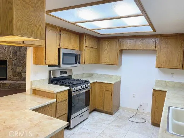 12623 Morning Star Road, Apple Valley, California 92308