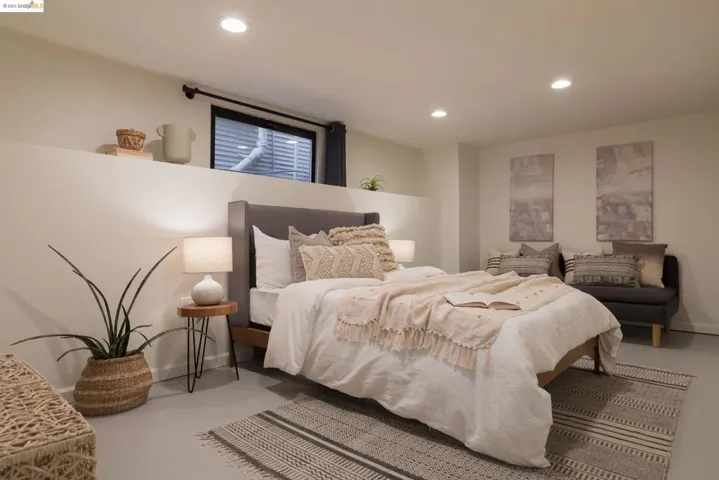 850 45th St, Oakland, California 94608