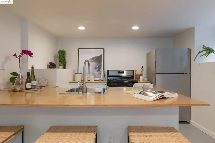 850 45th St, Oakland, California 94608