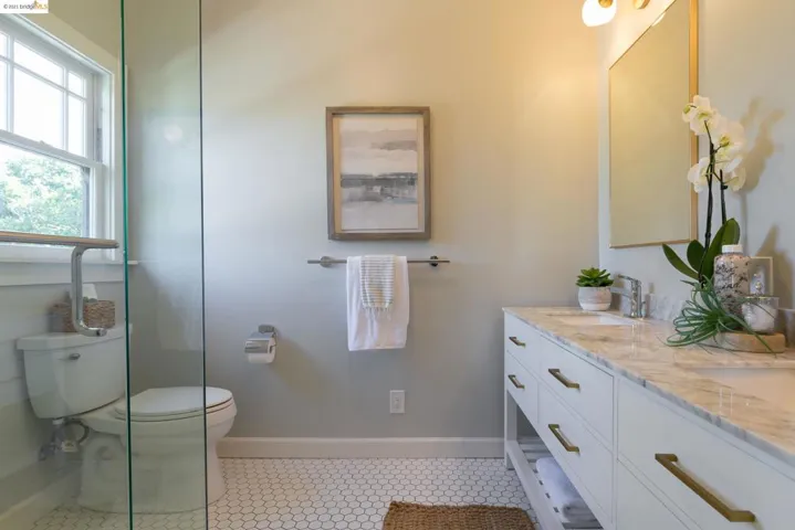 850 45th St, Oakland, California 94608