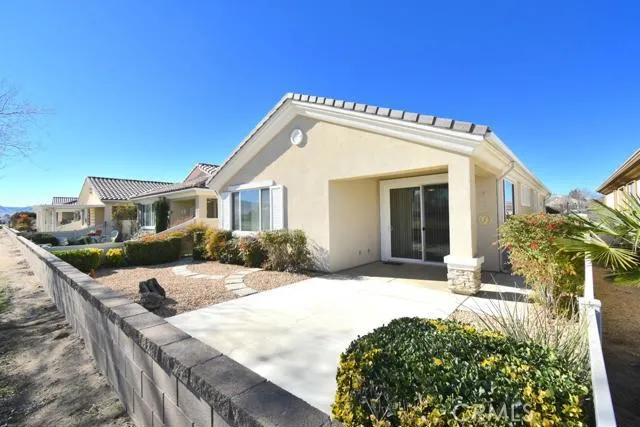 11171 Avonlea Road, Apple Valley, California 92308