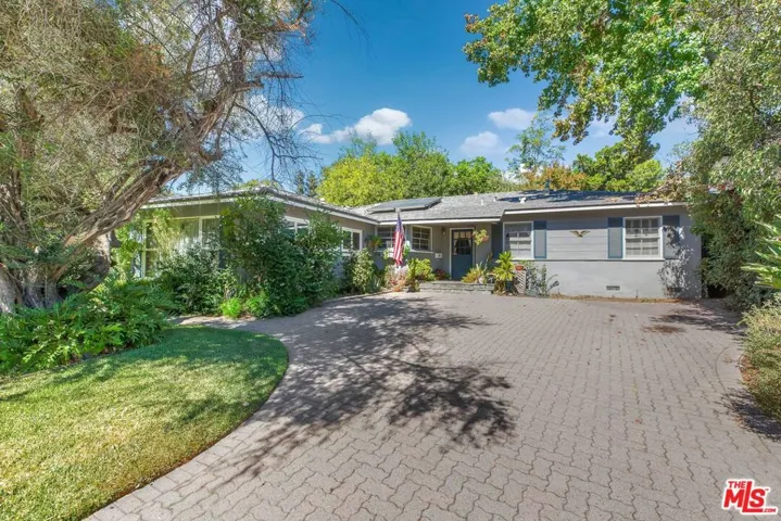 3855 Mayfair Drive, Pasadena, California 91107