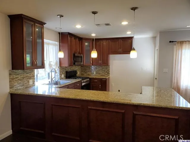3304 Alabama Street, La Crescenta, California 91214