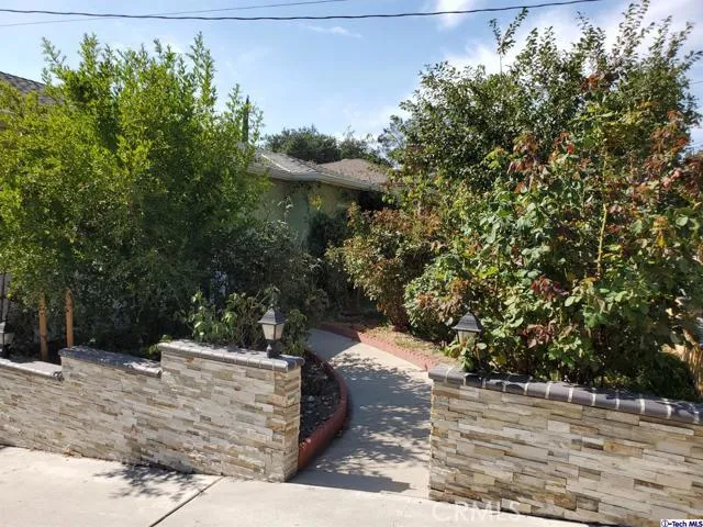 3304 Alabama Street, La Crescenta, California 91214