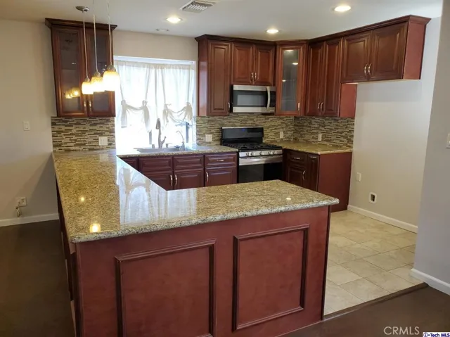 3304 Alabama Street, La Crescenta, California 91214